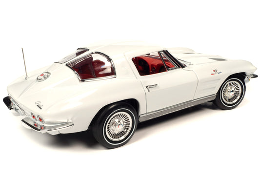 1963 Chevrolet Corvette Z06 Split-Window Coupe Ermine White with Red Interior "Muscle Car & Corvette Nationals" (MCACN) "American Muscle" Series 1/18 Diecast Model Car by Auto World
