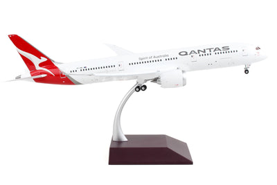 Boeing 787-9 Commercial Aircraft with Flaps Down "Qantas Airways - Spirit of Australia" White with Red Tail "Gemini 200" Series 1/200 Diecast Model Airplane by GeminiJets