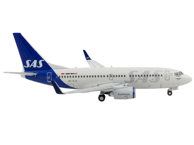 Boeing 737-700 Commercial Aircraft "Scandinavian Airlines" Gray with Blue Tail 1/400 Diecast Model Airplane by GeminiJets