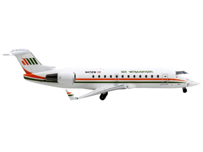 Bombardier CRJ200 Commercial Aircraft "Air Wisconsin" White with Orange and Green Stripes 1/400 Diecast Model Airplane by GeminiJets